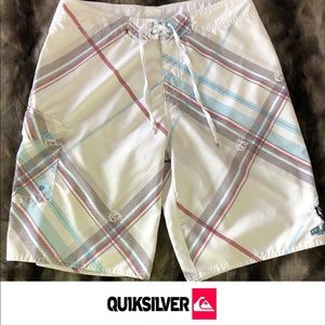 Men’s Quicksilver White Plaid Board Shorts